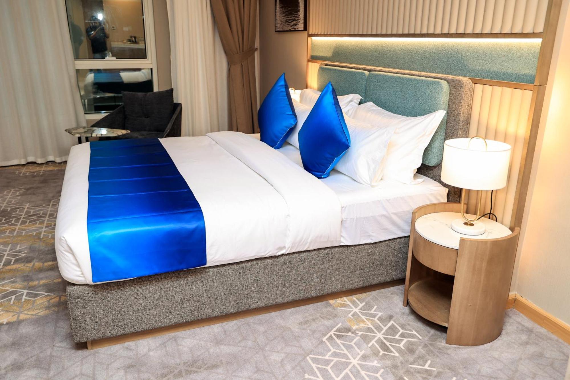 Best Western Premier M Four Hotel Dubai Exterior photo